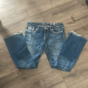 - Miss me size 30 bootcut jeans (17” across) inseam 33” rise 9” leg opening 9”